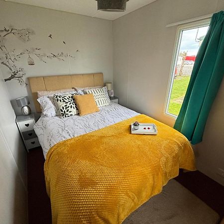 Pet Friendly Holiday Home On Golden Palm Skegness Eksteriør bilde