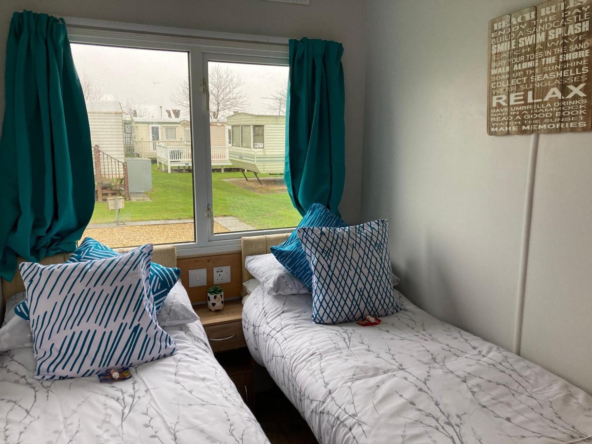 Pet Friendly Holiday Home On Golden Palm Skegness Eksteriør bilde