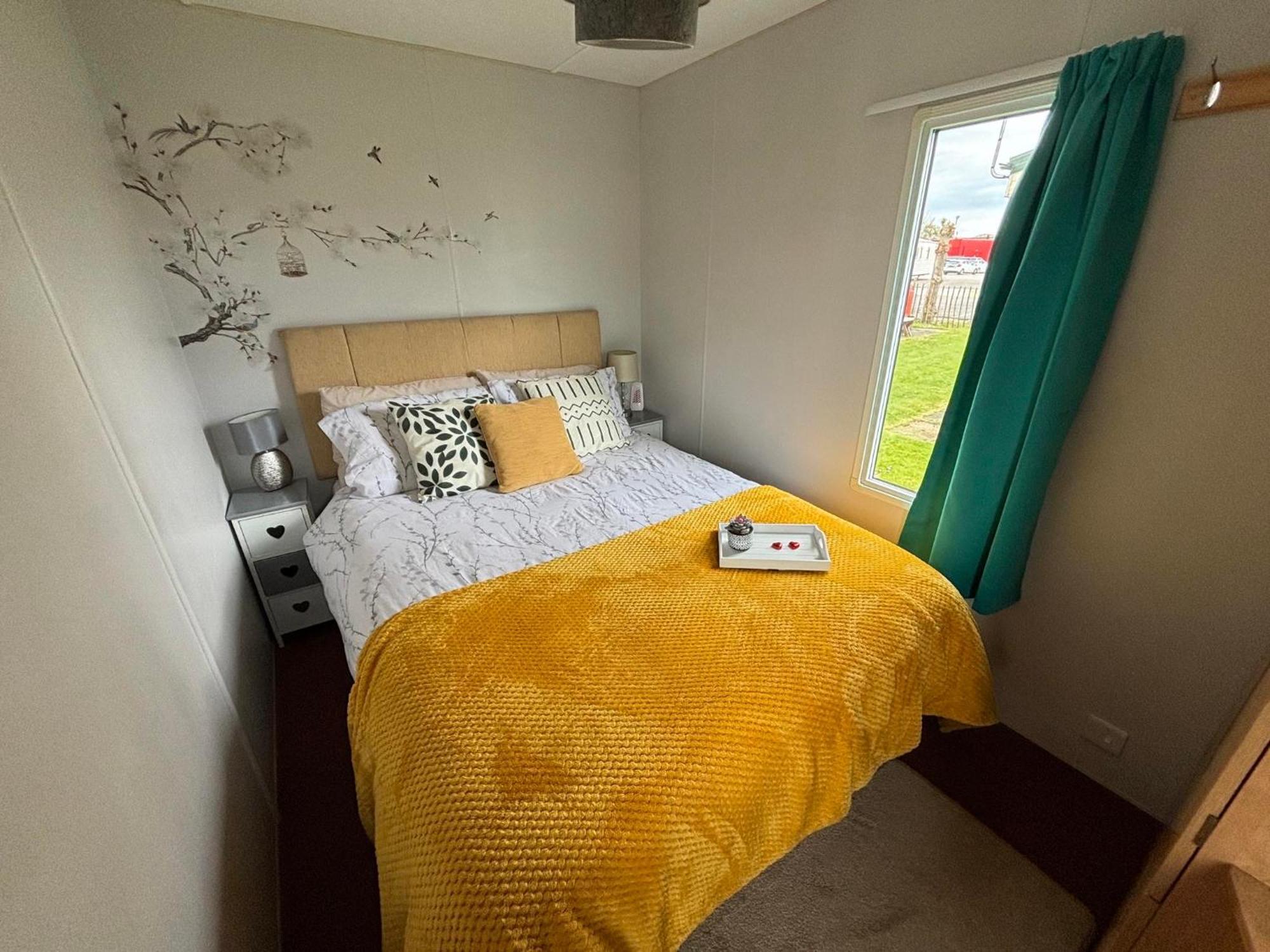 Pet Friendly Holiday Home On Golden Palm Skegness Eksteriør bilde