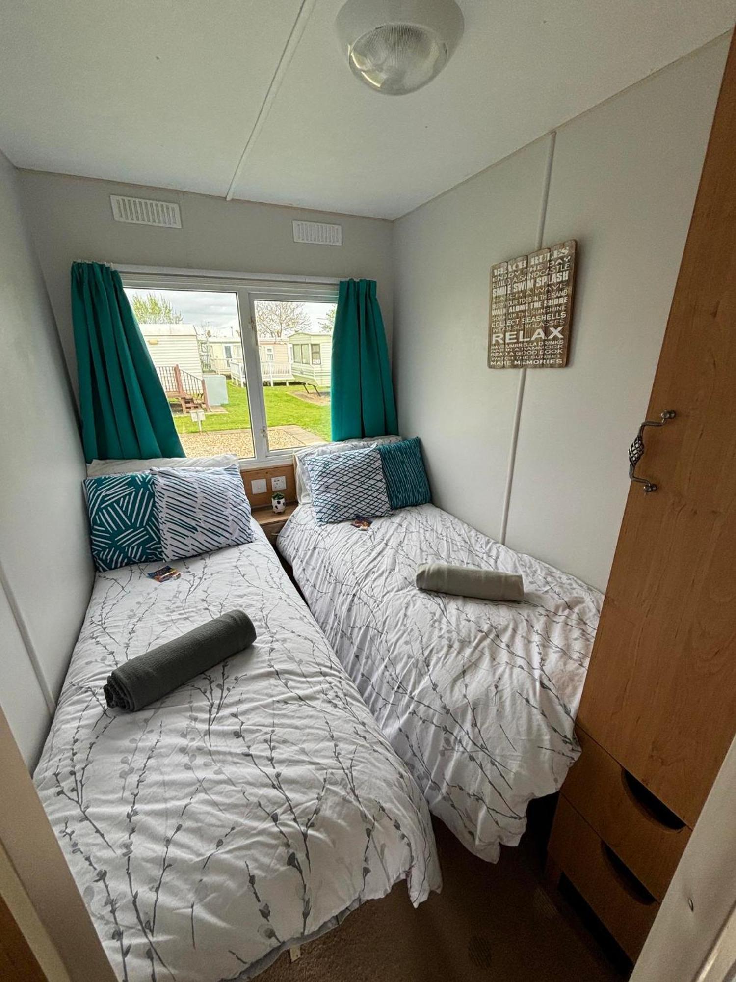 Pet Friendly Holiday Home On Golden Palm Skegness Eksteriør bilde